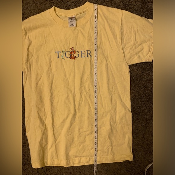 Embroidered Yellow Tigger Tee Size M 100% Cotton Vintage - Picture 8 of 8